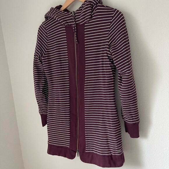 Carve Designs Reversible Longline Full Zip Hooded Sweatshirt in Maroon/White - Picture 7 of 12